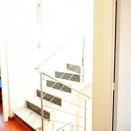 Sunny Triplex By Hello Homes Holiday home