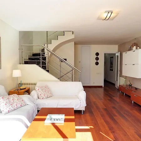 Sunny Triplex By Hello Homes Holiday home