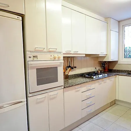 Sunny Triplex By Hello Homes Holiday home *