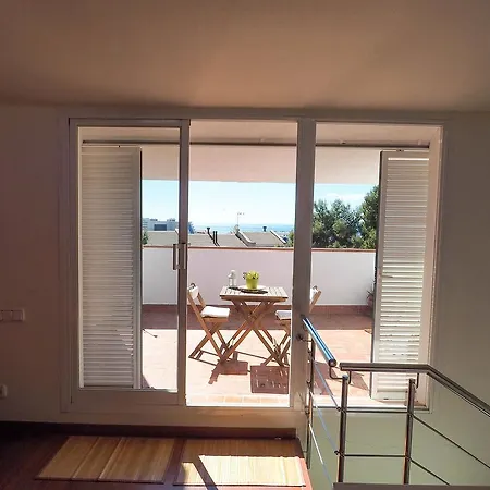 Sunny Triplex By Hello Homes