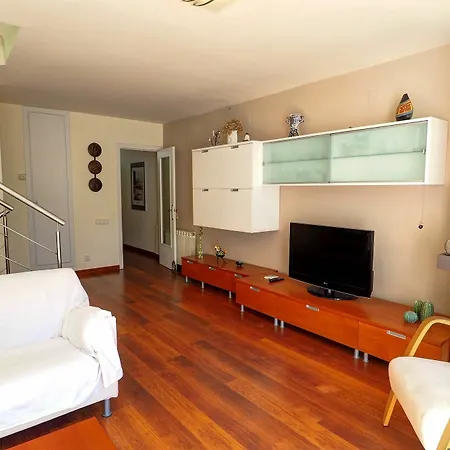Holiday home Sunny Triplex By Hello Homes *